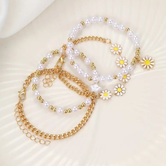 Daisy Flower Charm 4pc Bracelet Set New in package - Picture 2 of 7